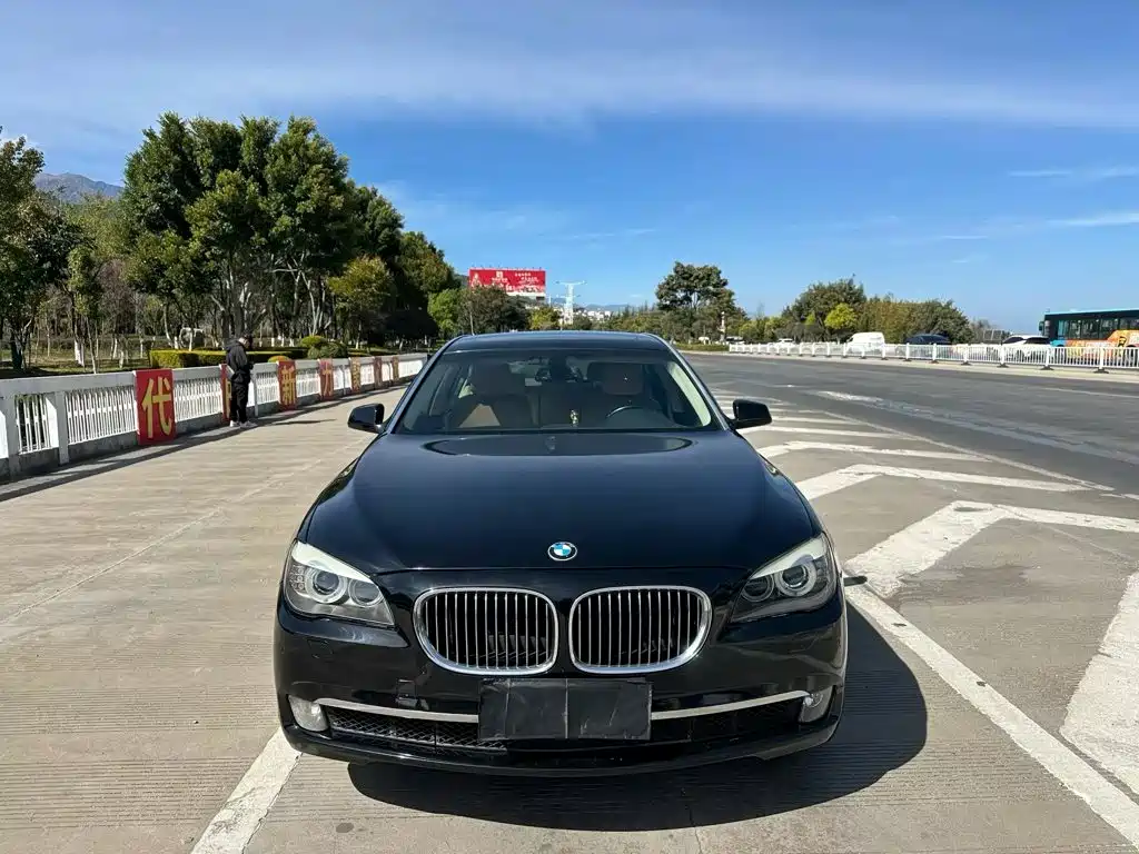 BMW 7 Series — миниатюра 2