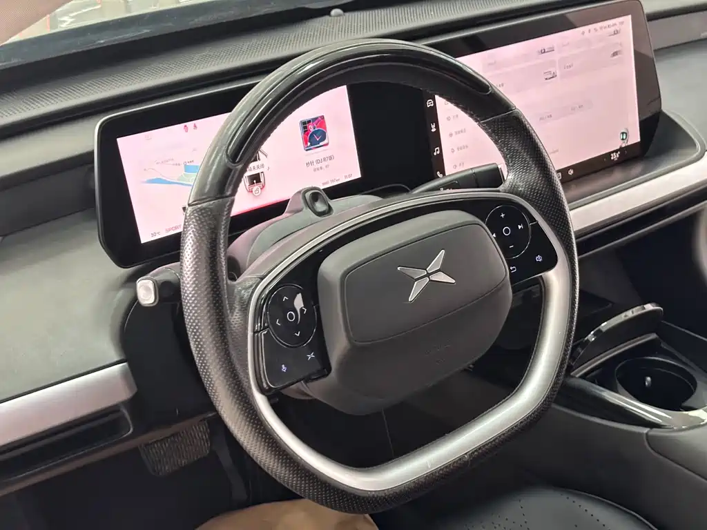 XPeng P7 — миниатюра 17