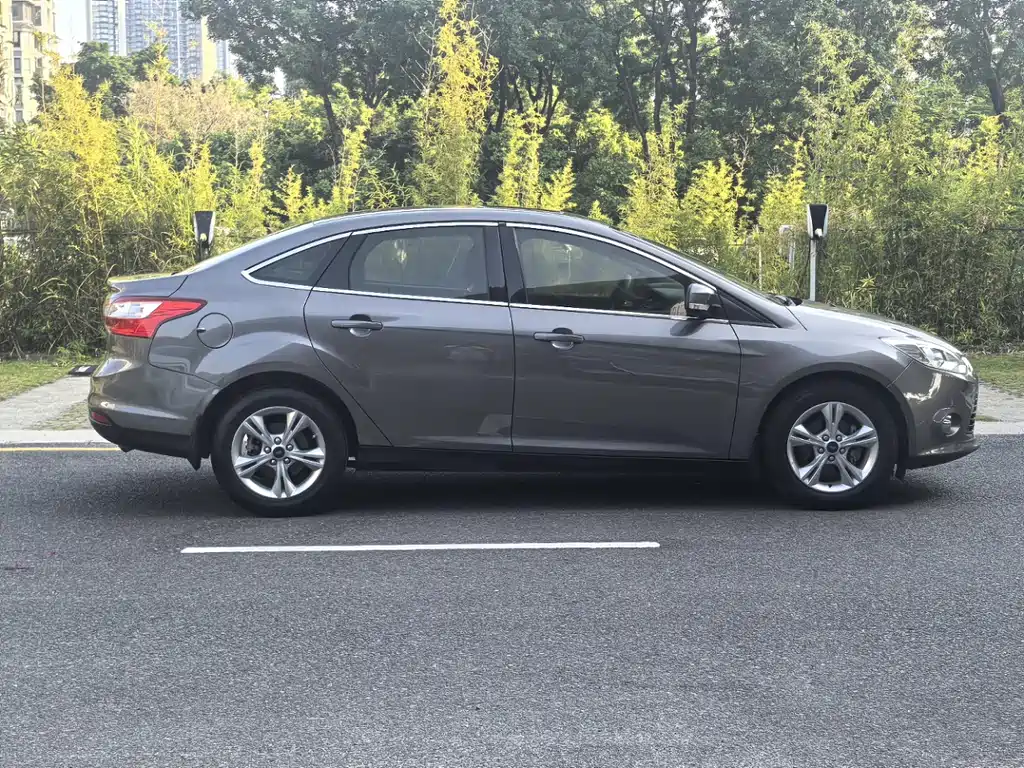 Ford Focus — миниатюра 9