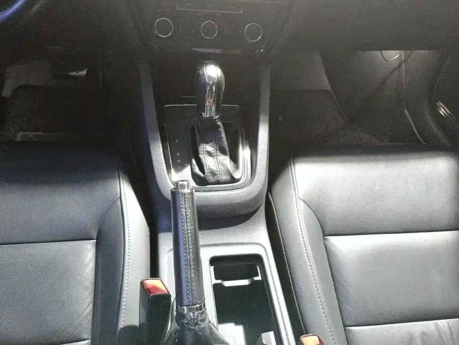 Volkswagen Sagitar — миниатюра 16