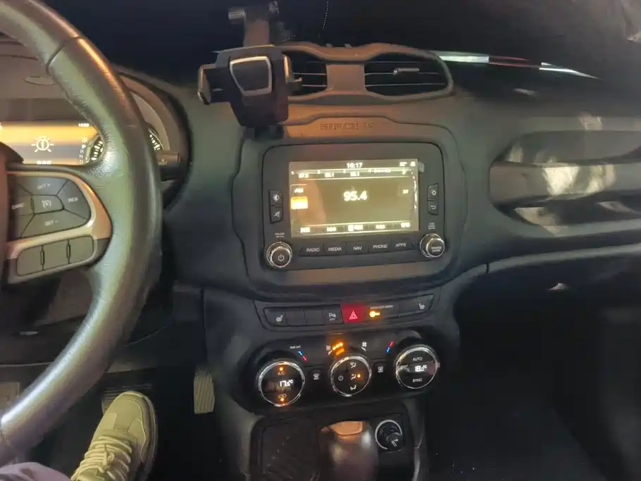 Jeep Renegade — миниатюра 13