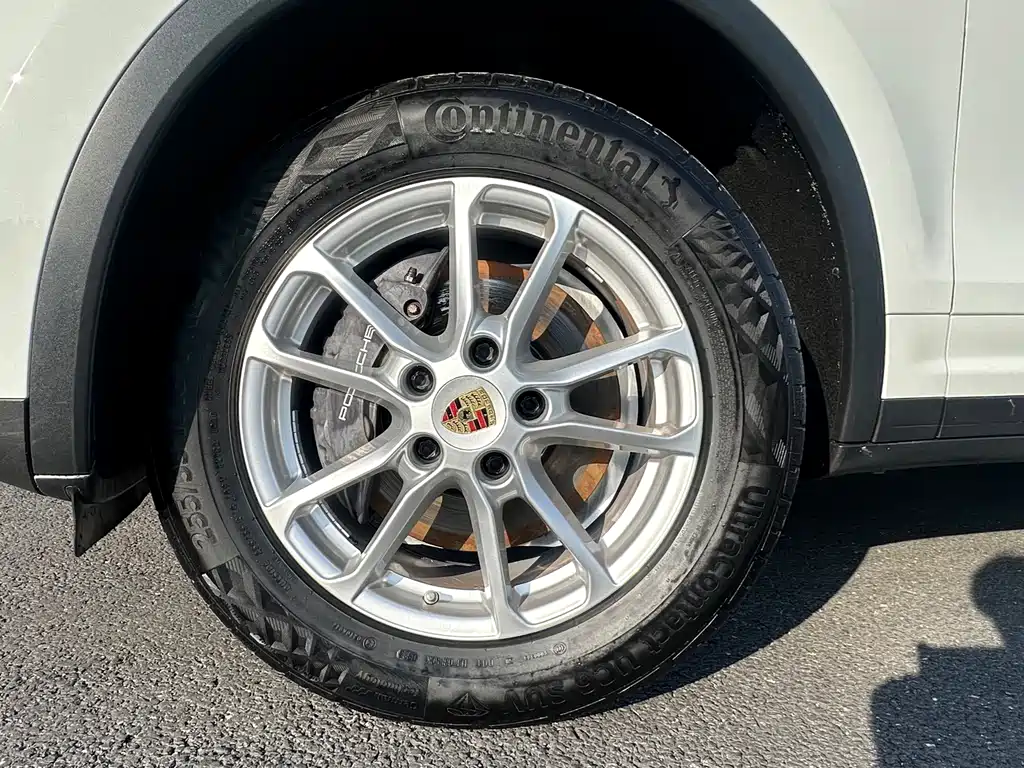 Porsche Cayenne — миниатюра 21