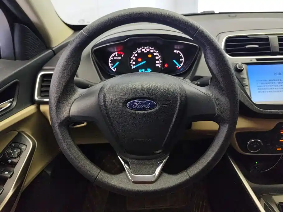 Ford Escort — миниатюра 15
