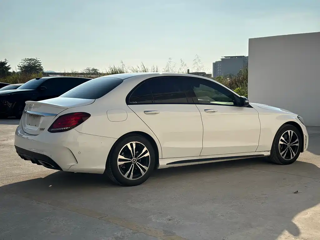 Mercedes-Benz C-Class — миниатюра 16