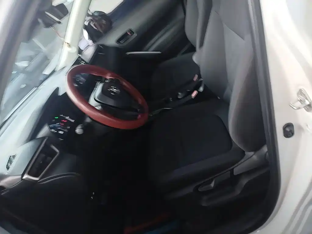 Toyota Corolla Cross — миниатюра 15
