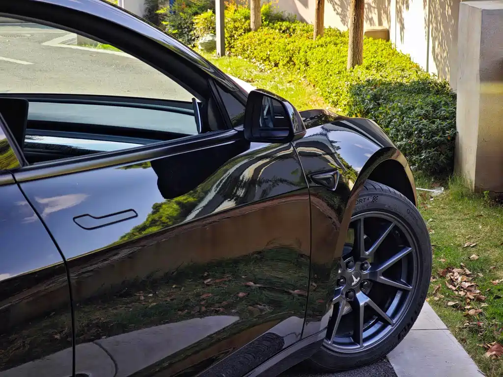 Tesla Model 3 — миниатюра 8