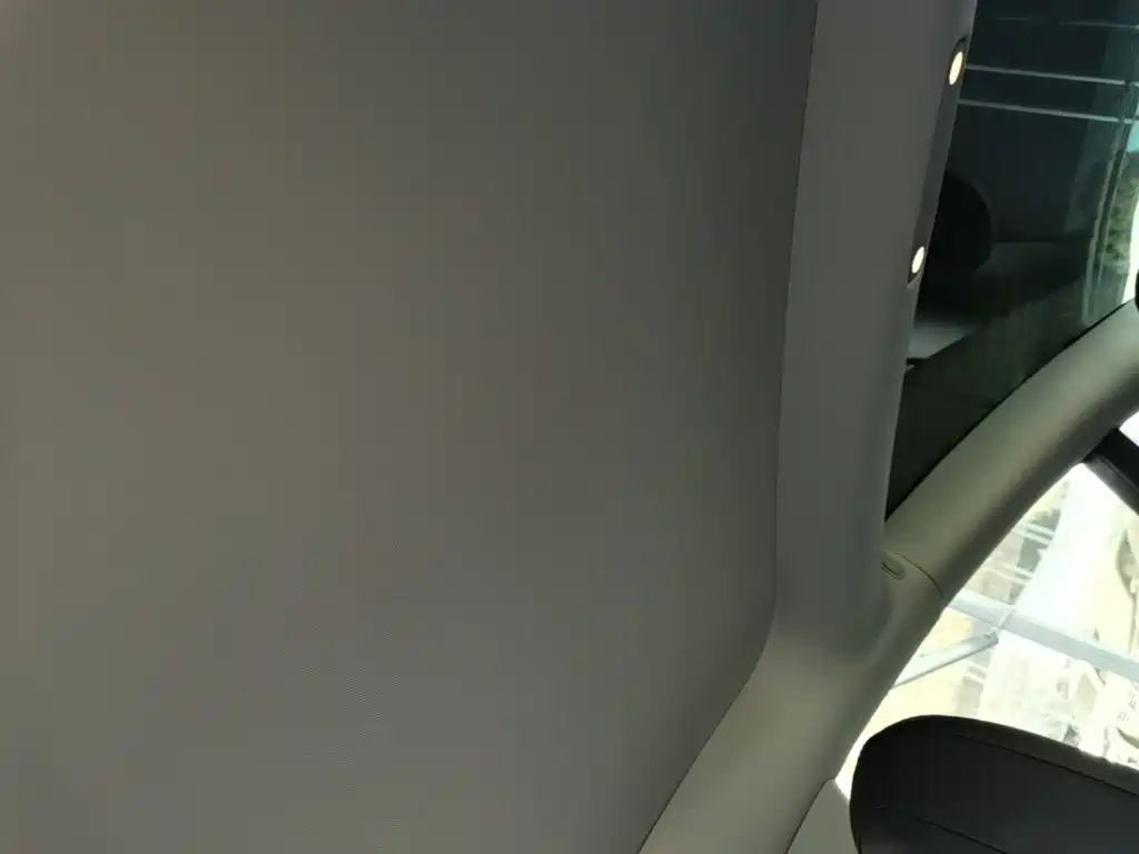 Tesla Model 3 — миниатюра 18