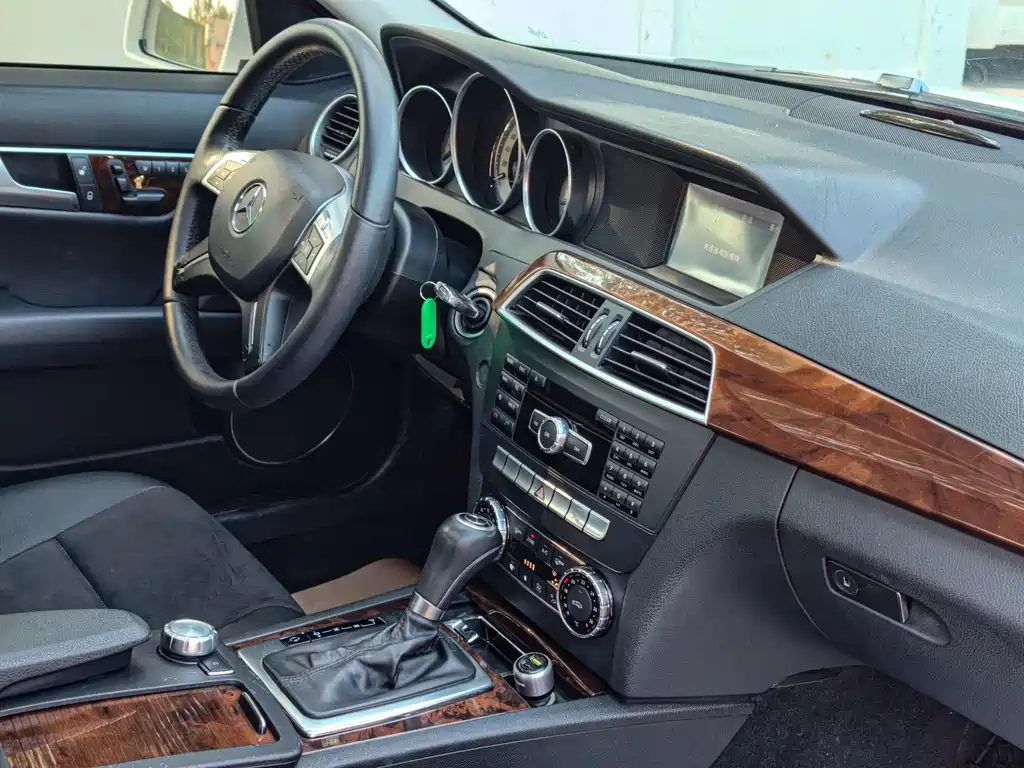 Mercedes-Benz C-Class — миниатюра 7