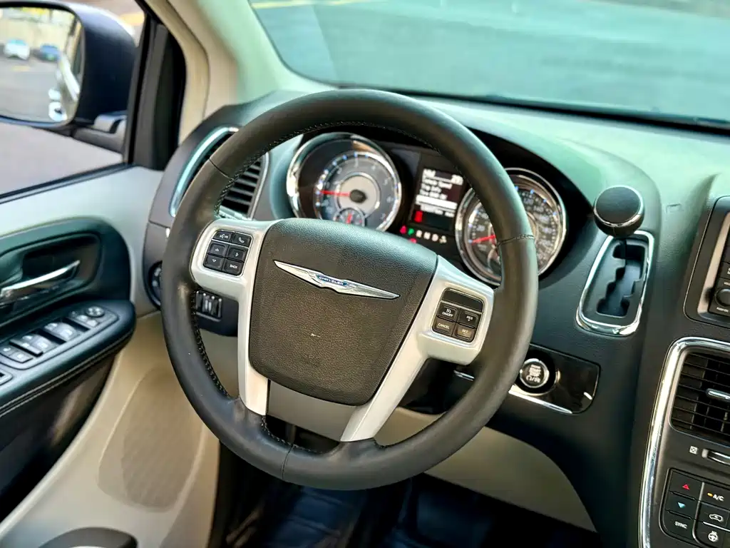 Chrysler Grand Voyager (Import) — миниатюра 21