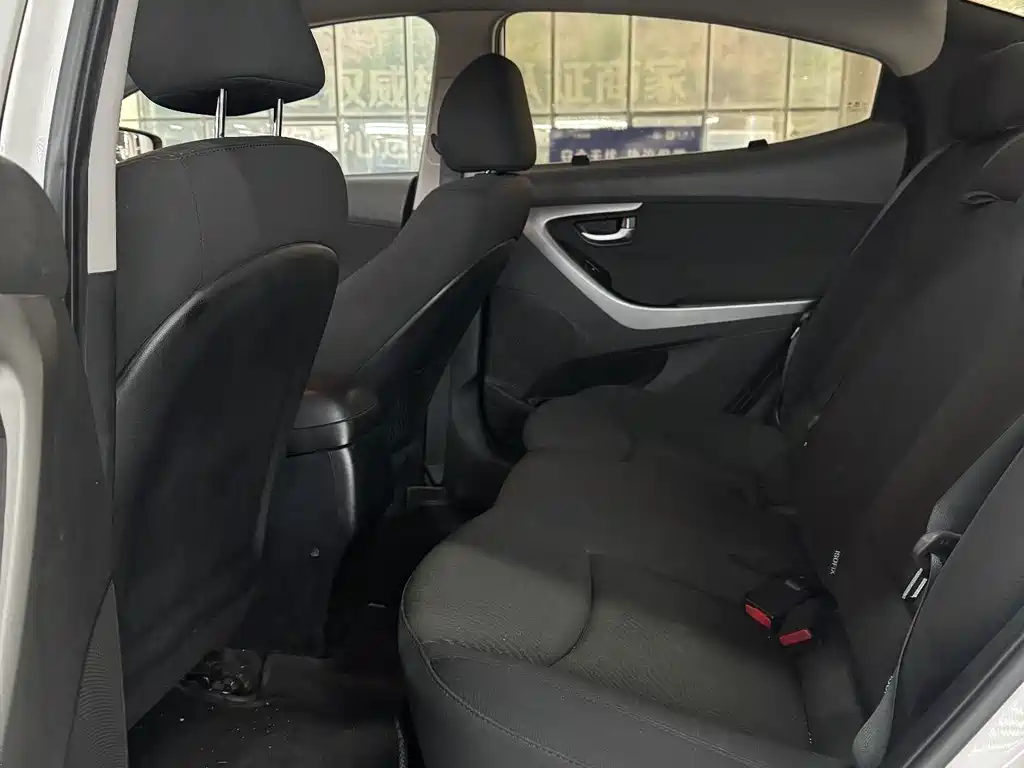Hyundai Elantra Langdong — миниатюра 6