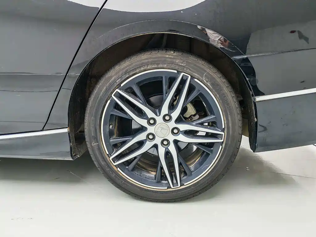 Honda Accord — миниатюра 16