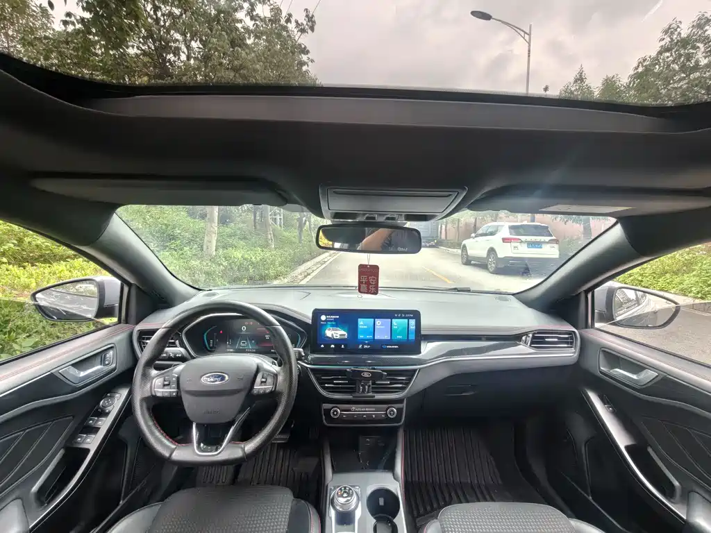 Ford Focus — миниатюра 9