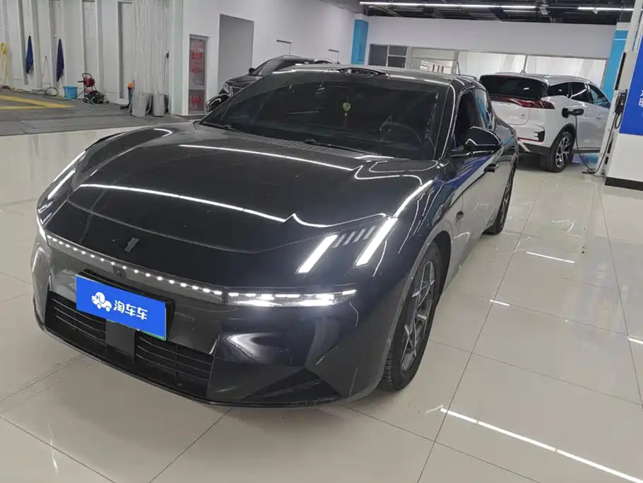 Lynk & Co 10