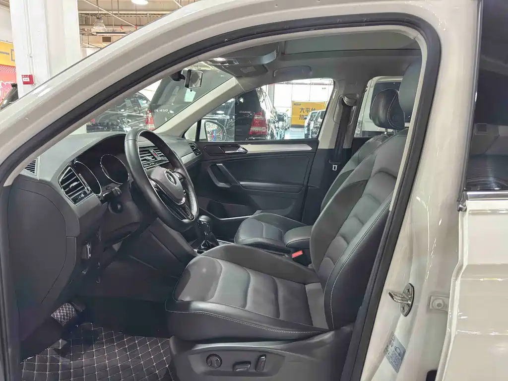 Volkswagen Tiguan L — миниатюра 7