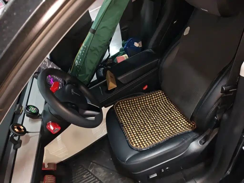 Tesla Model Y — миниатюра 11