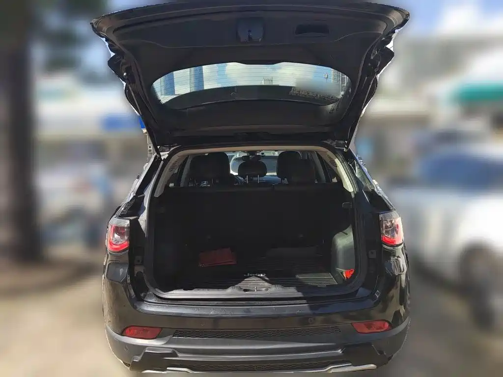Jeep Compass — миниатюра 10