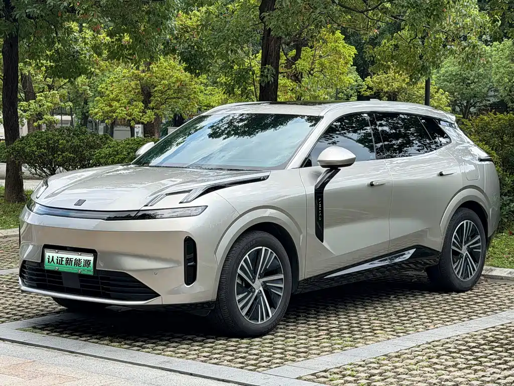 2023 Lynk & Co 08 - zdjęcie 1 z 17