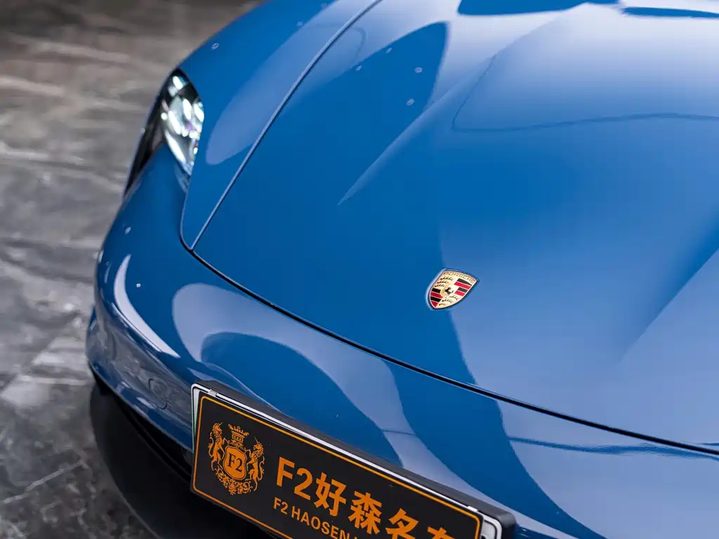 Porsche Taycan — миниатюра 3