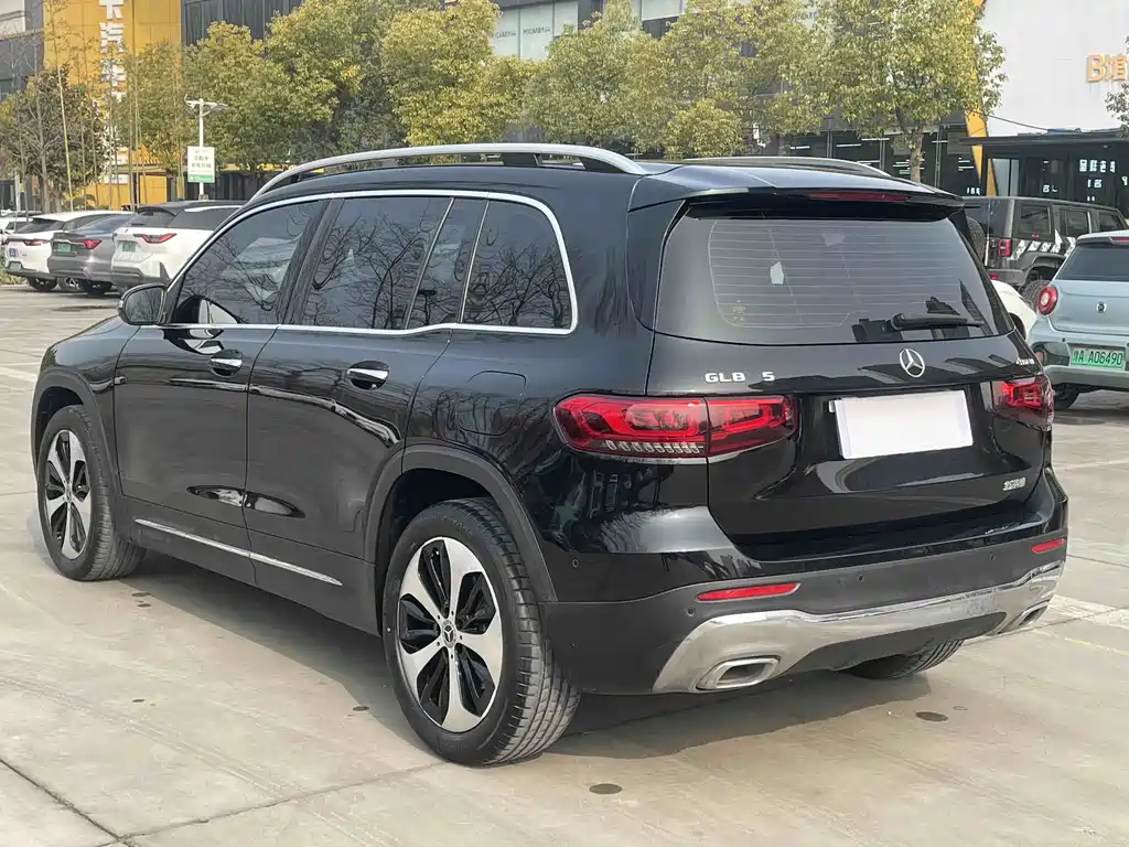 MERCEDES-BENZ GLB