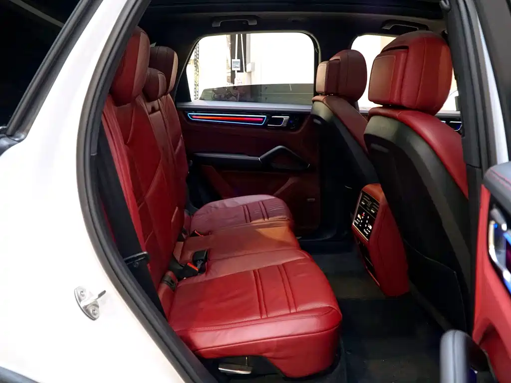 Porsche Cayenne — миниатюра 10