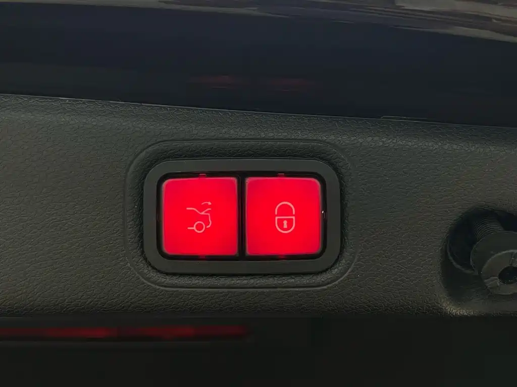 Mercedes-Benz E-Class — миниатюра 28