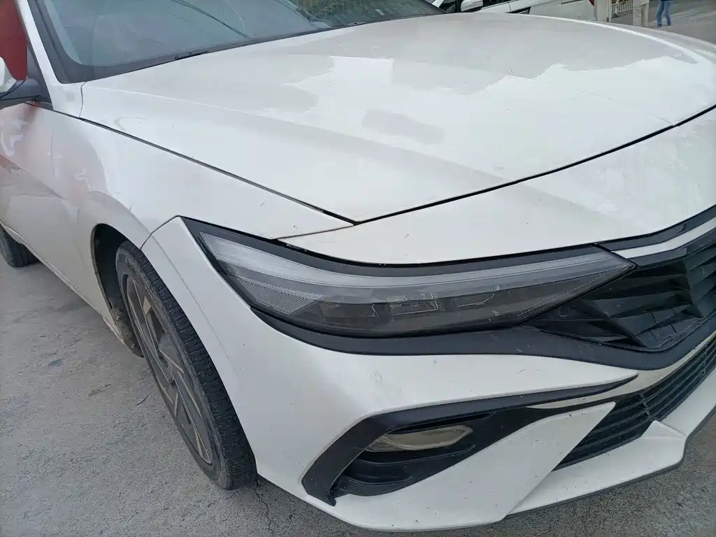 Hyundai Elantra — миниатюра 12