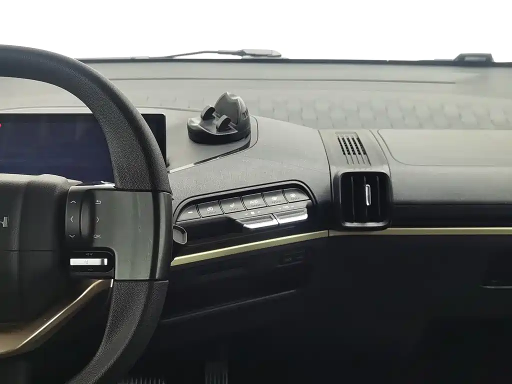 Baojun KiWi EV — миниатюра 12