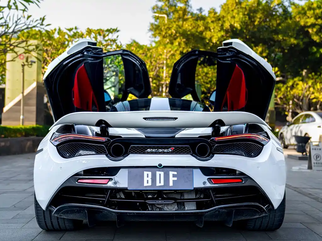 MCLAREN 720S