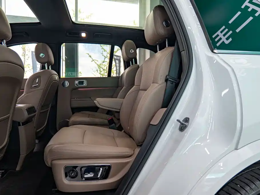 Li Auto Li L8 — миниатюра 8