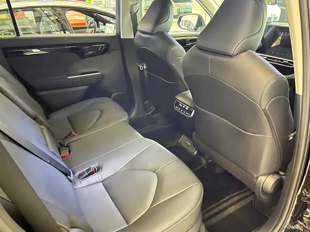 Toyota Highlander — миниатюра 6