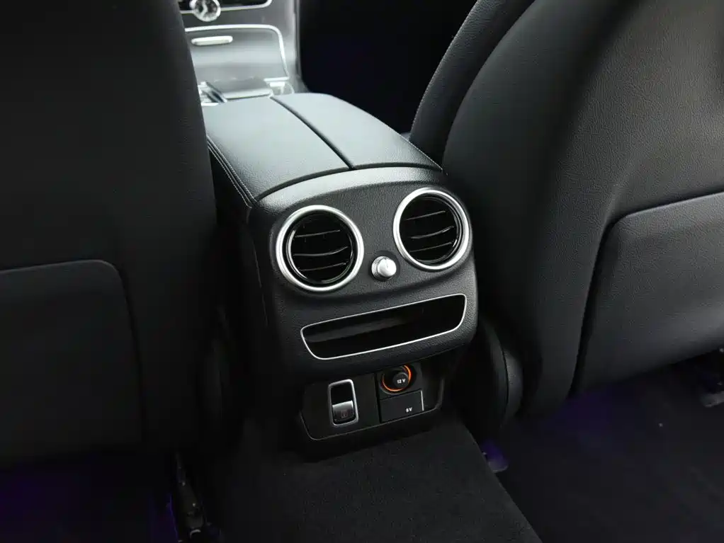 Mercedes-Benz C-Class — миниатюра 16