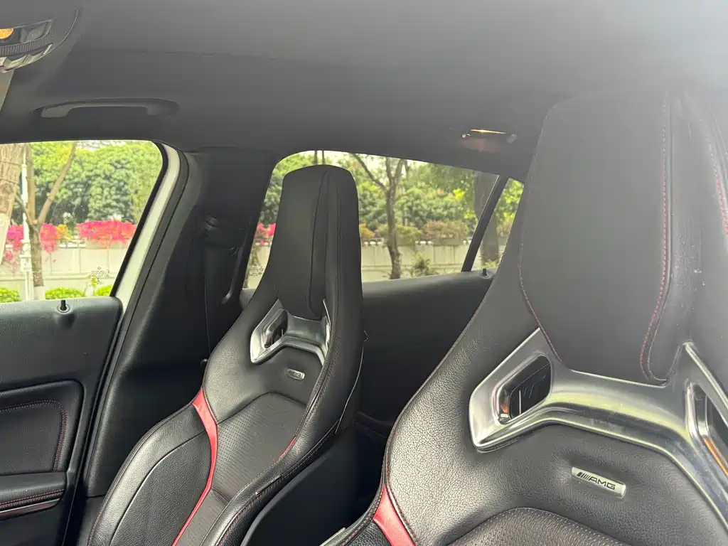 MERCEDES-BENZ GLA AMG