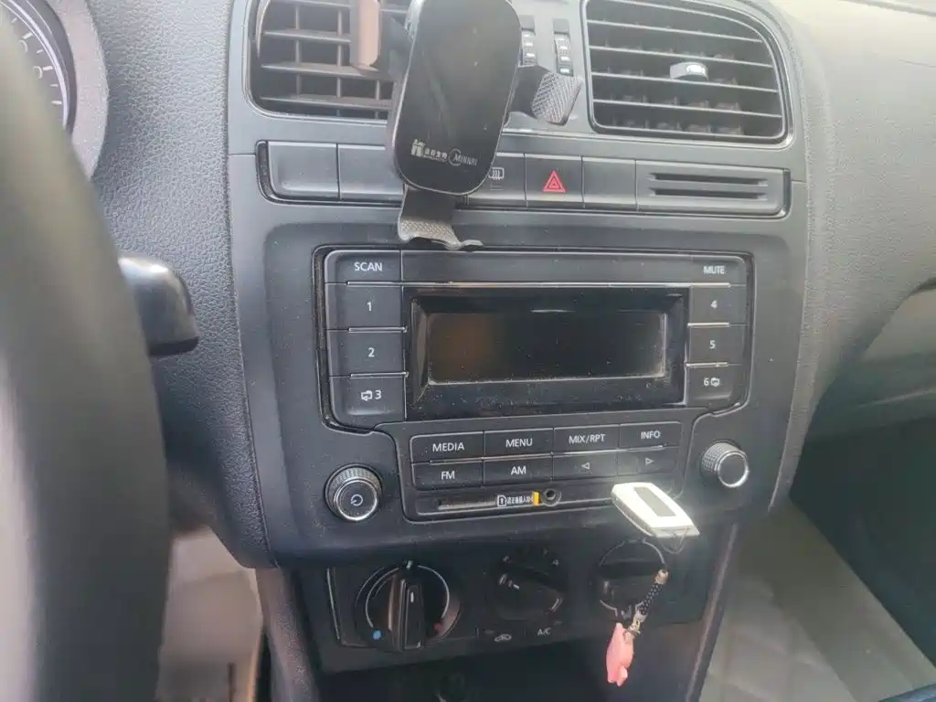 Volkswagen Polo — миниатюра 6