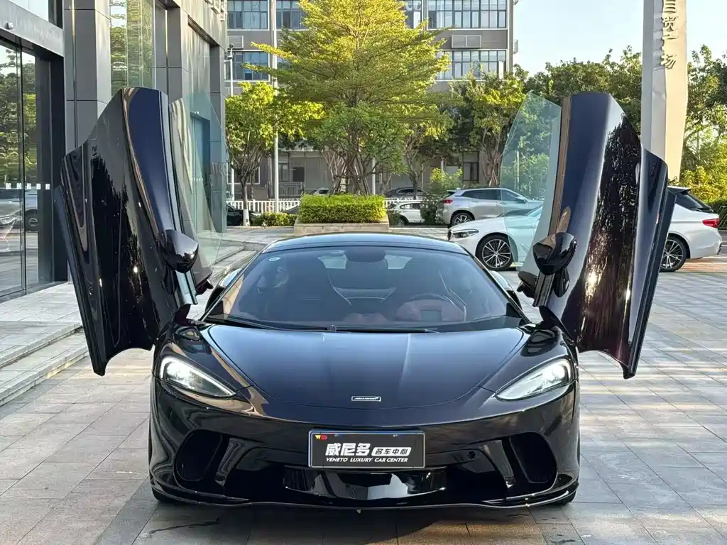 MCLAREN GT