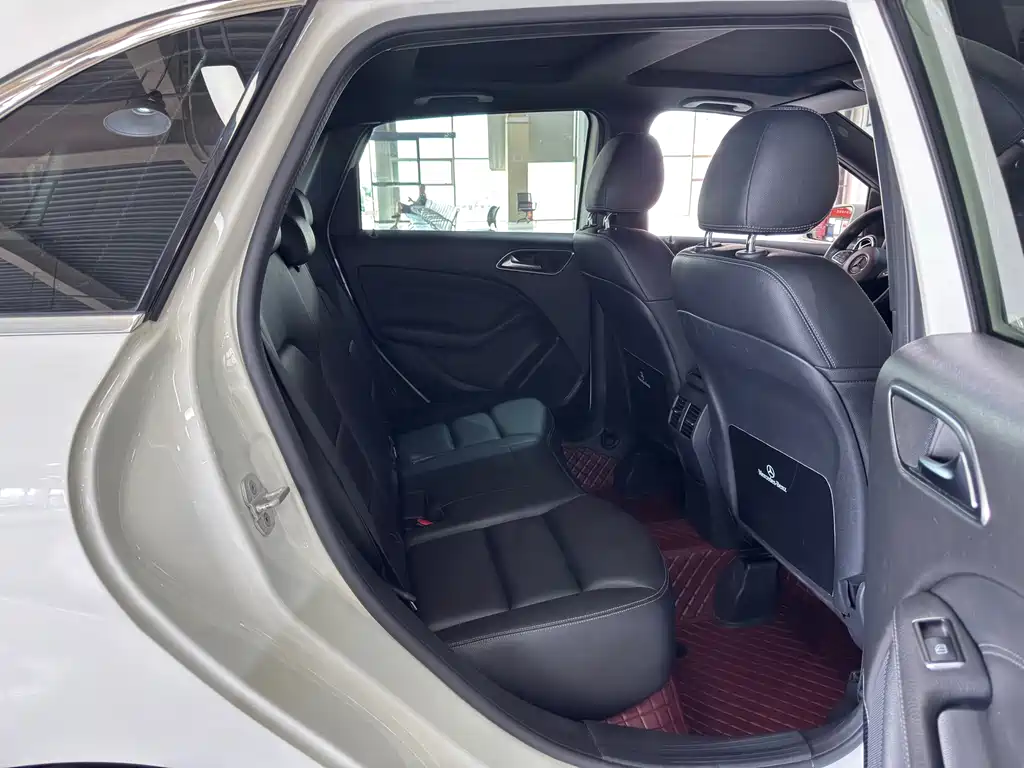 Mercedes-Benz B-Class — миниатюра 11