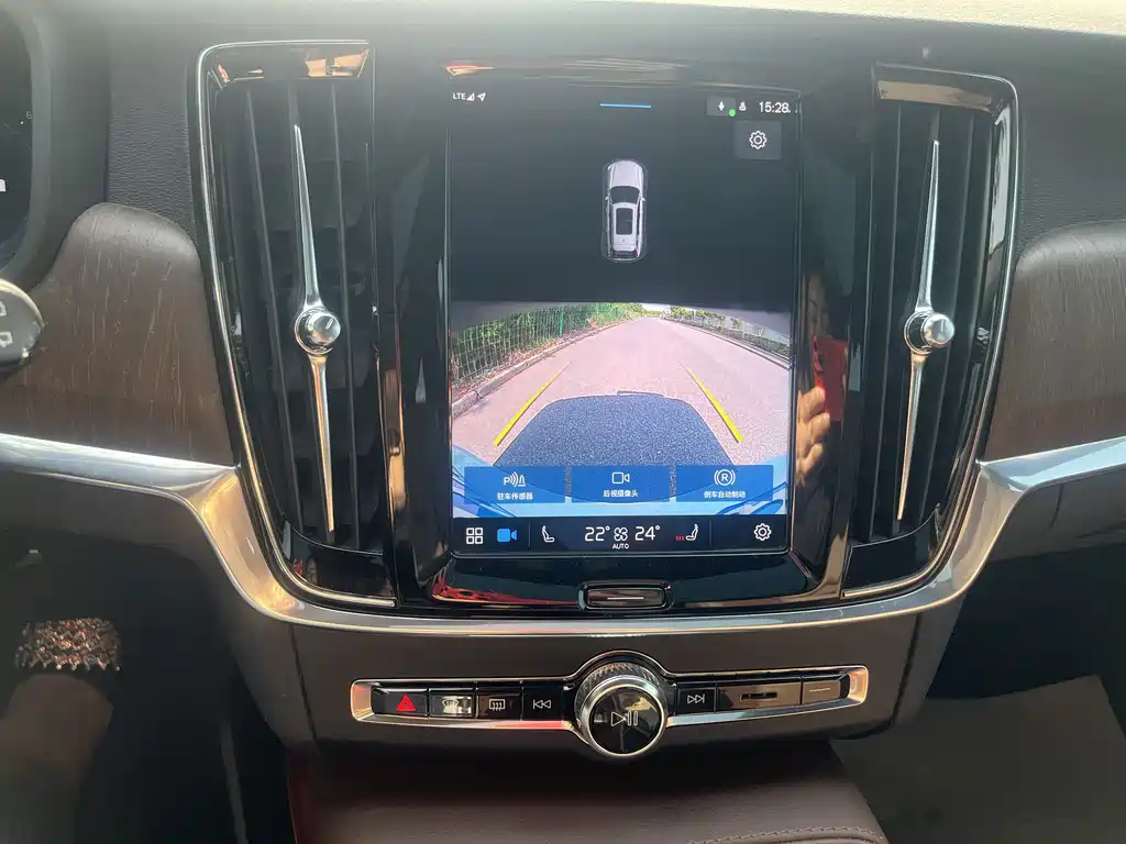 Volvo V90 — миниатюра 10
