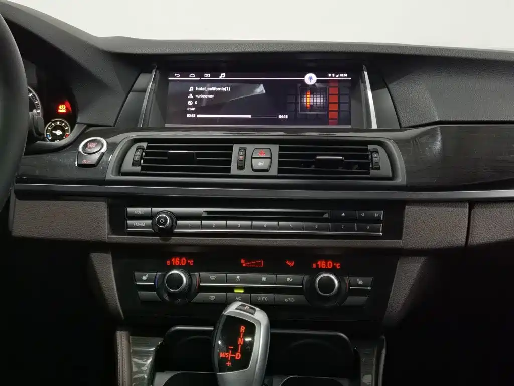 BMW 5 Series — миниатюра 12