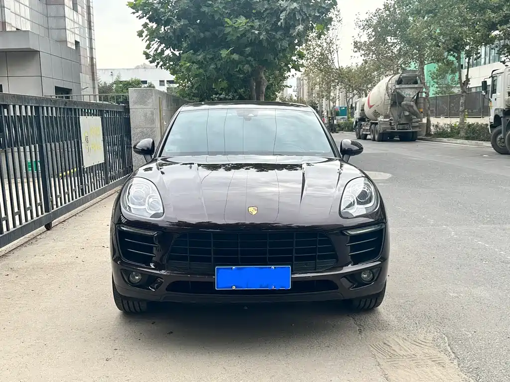 Porsche Macan — миниатюра 2
