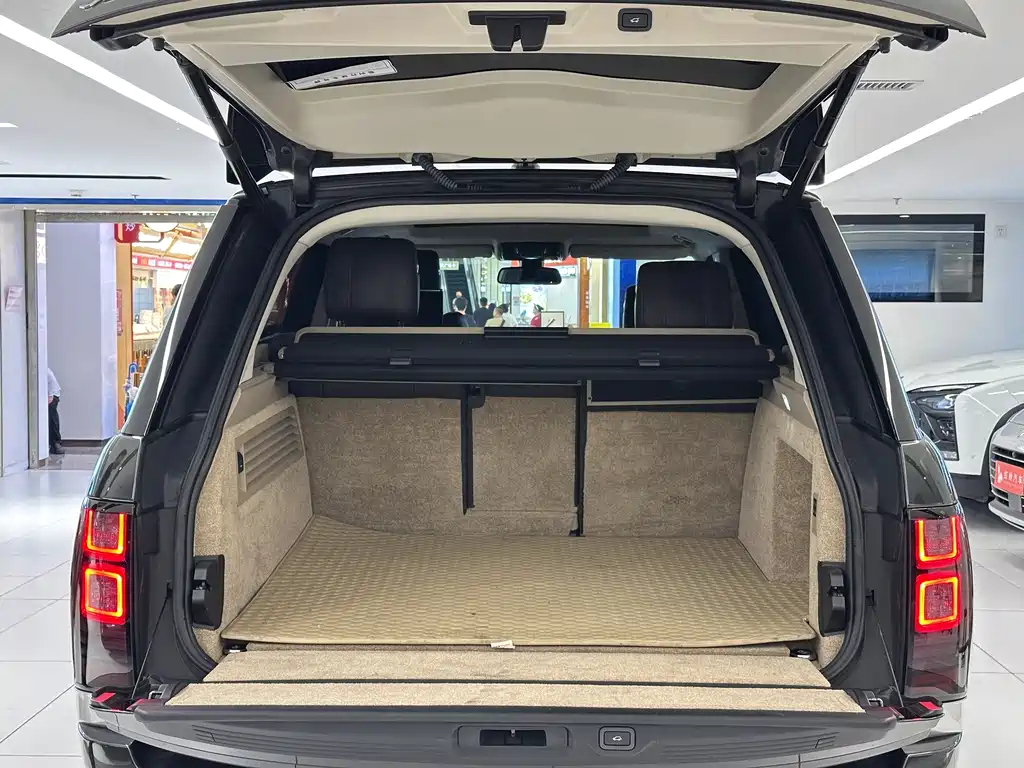 Land Rover Range Rover — миниатюра 8