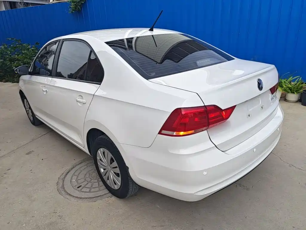 Volkswagen Santana — миниатюра 5