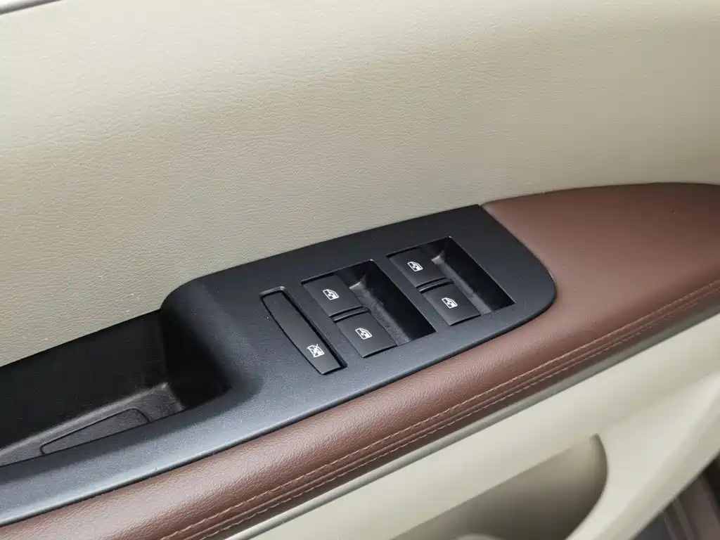 Buick GL8 — миниатюра 9