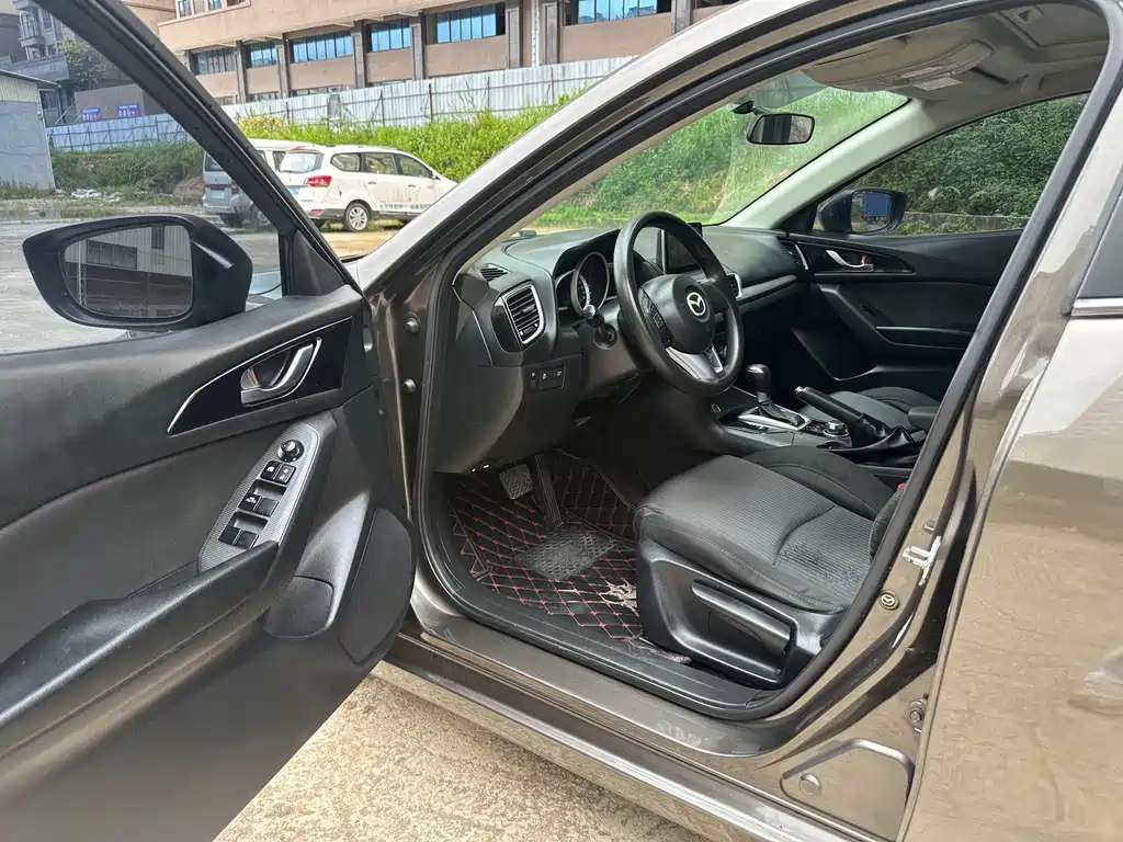 Mazda 3 Axela — миниатюра 8