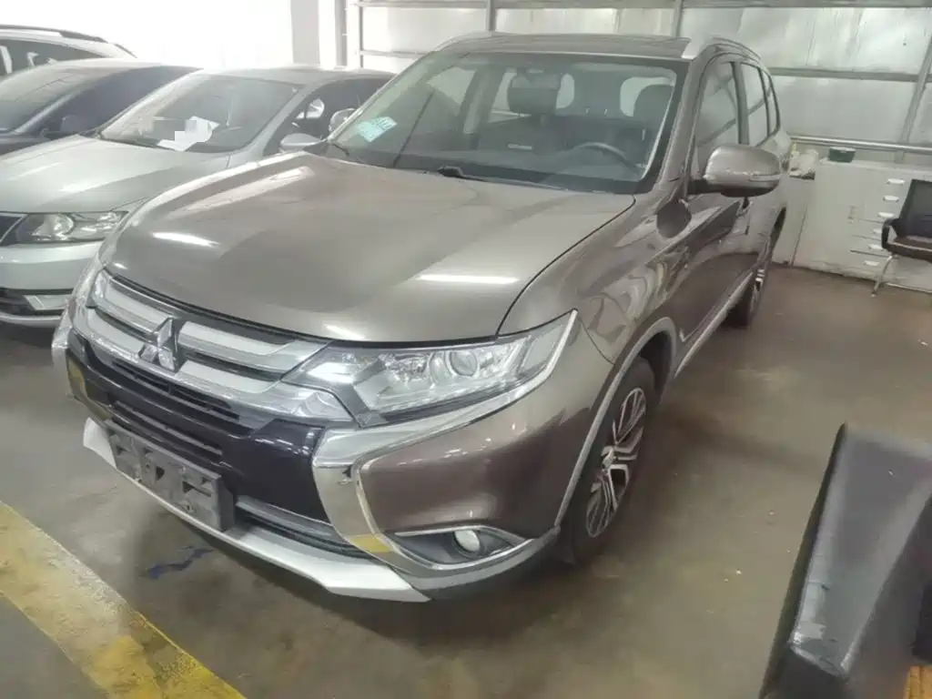 Mitsubishi Outlander — миниатюра 2