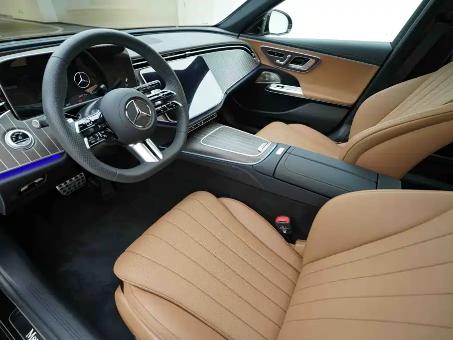 Mercedes-Benz E-Class — миниатюра 8