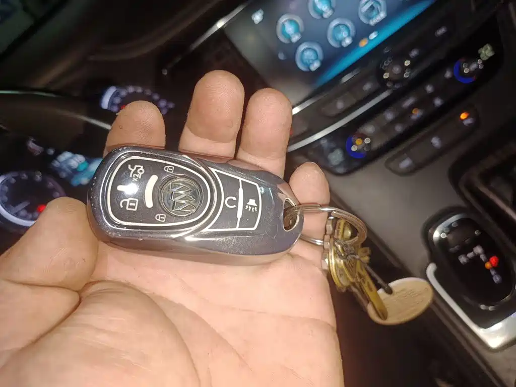 Buick LaCrosse — миниатюра 12