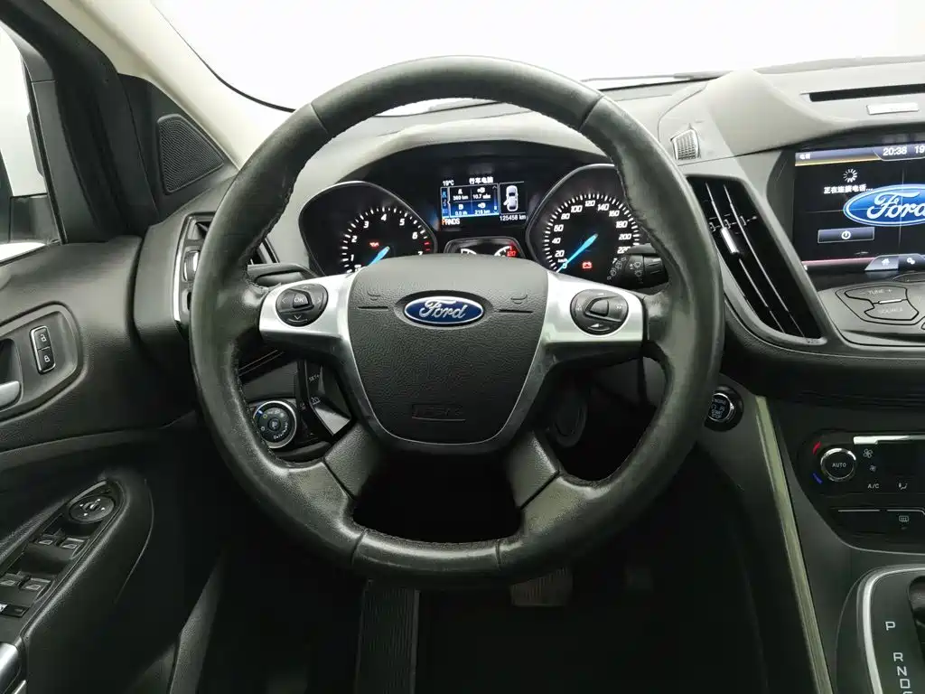 Ford Kuga — миниатюра 11