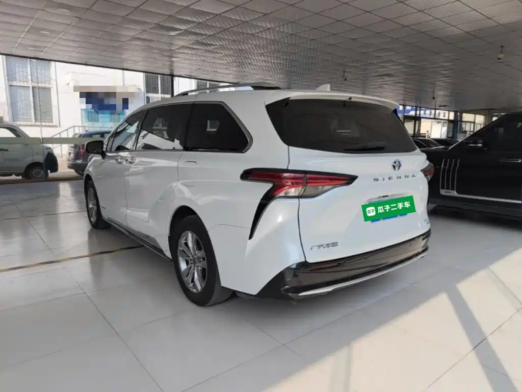 Toyota Sienna — миниатюра 5
