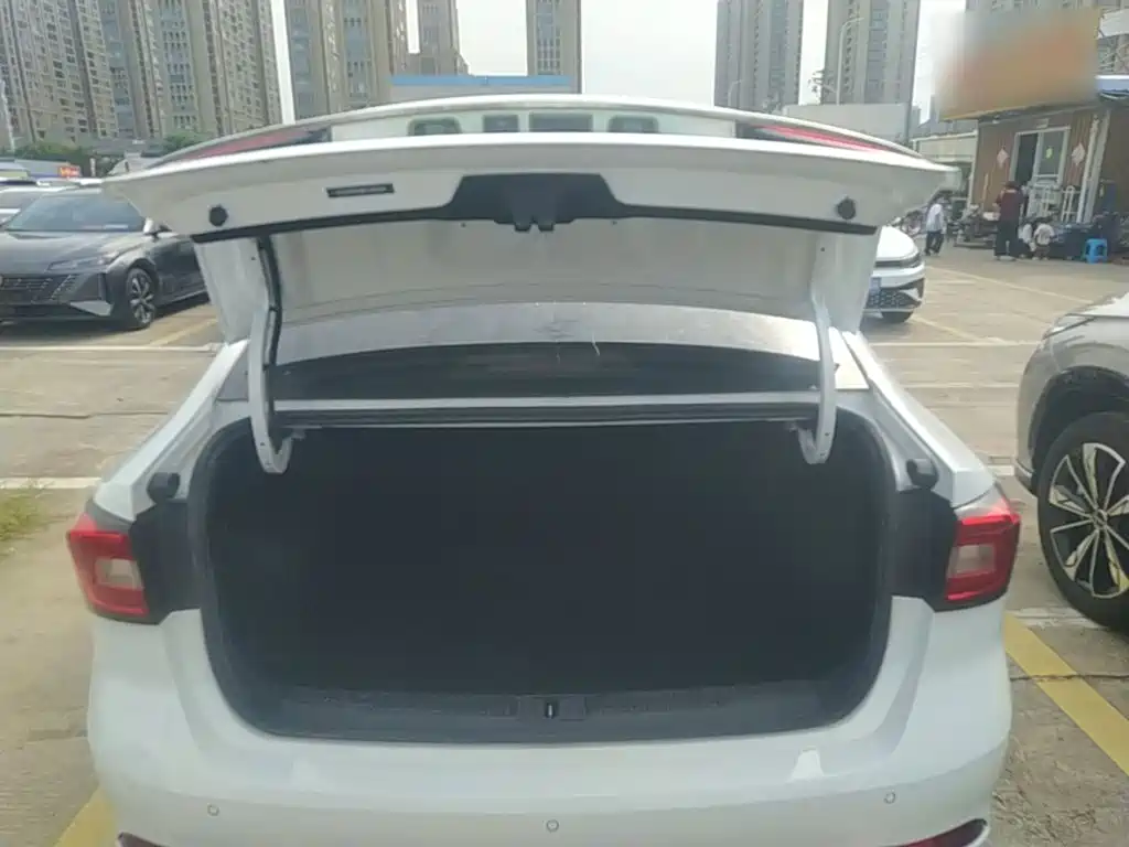 Roewe i5 — миниатюра 19