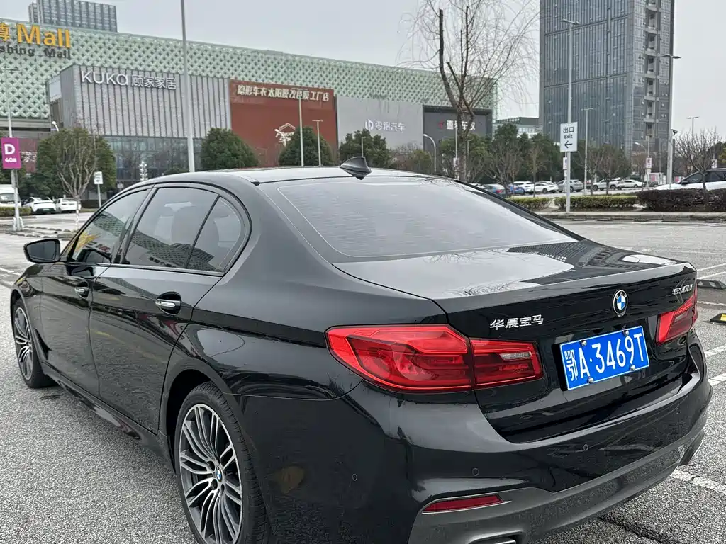 BMW 5 SERIES