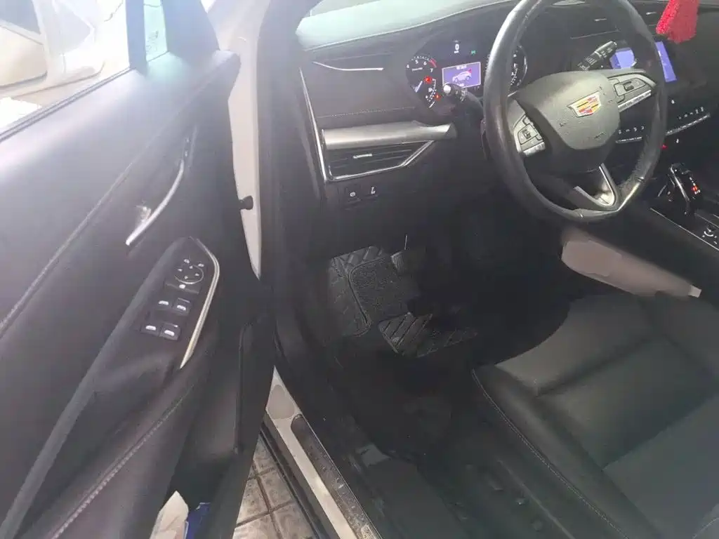 Cadillac XT4 — миниатюра 12